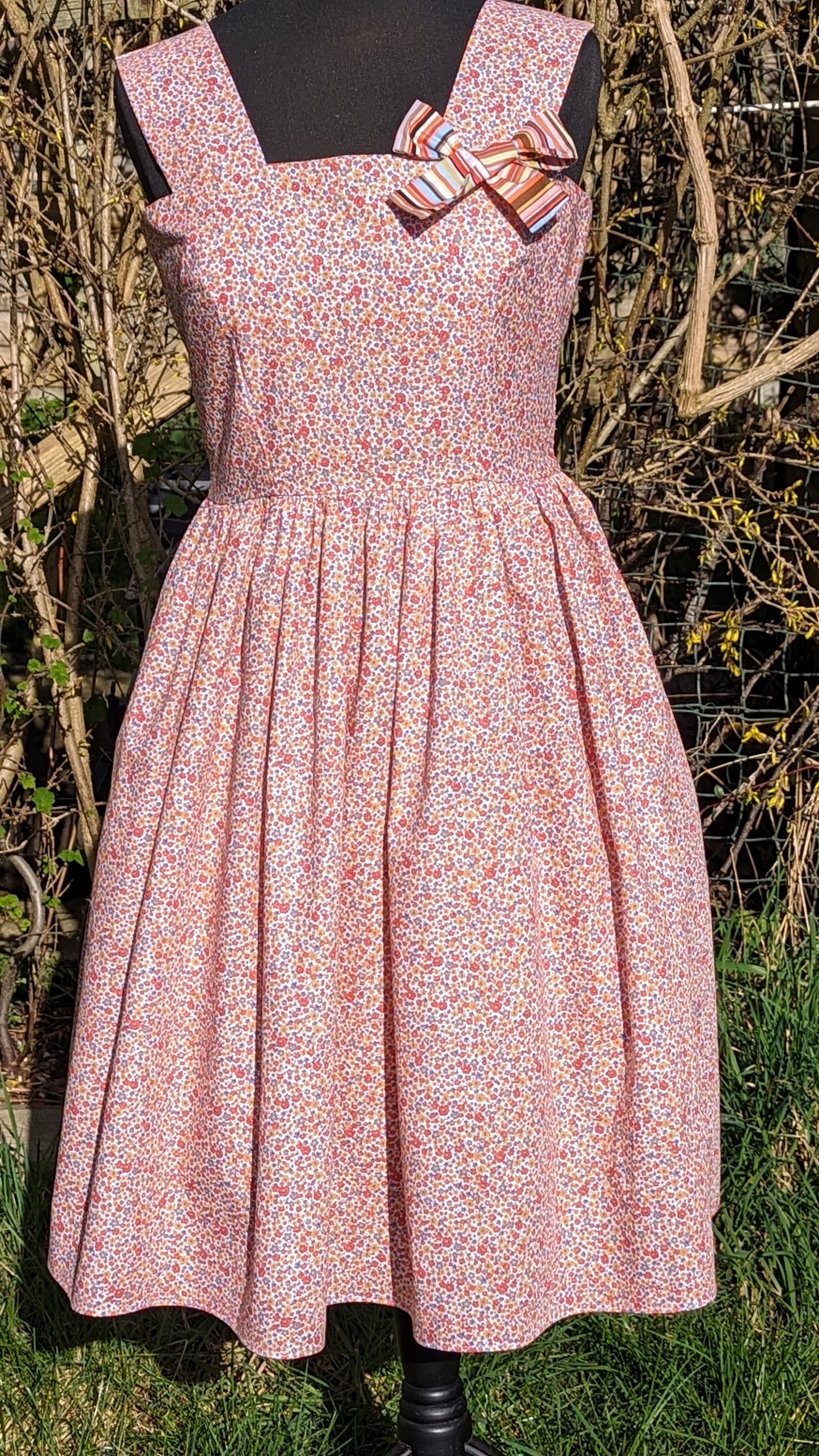 Alyanna, Vintage Pinafore