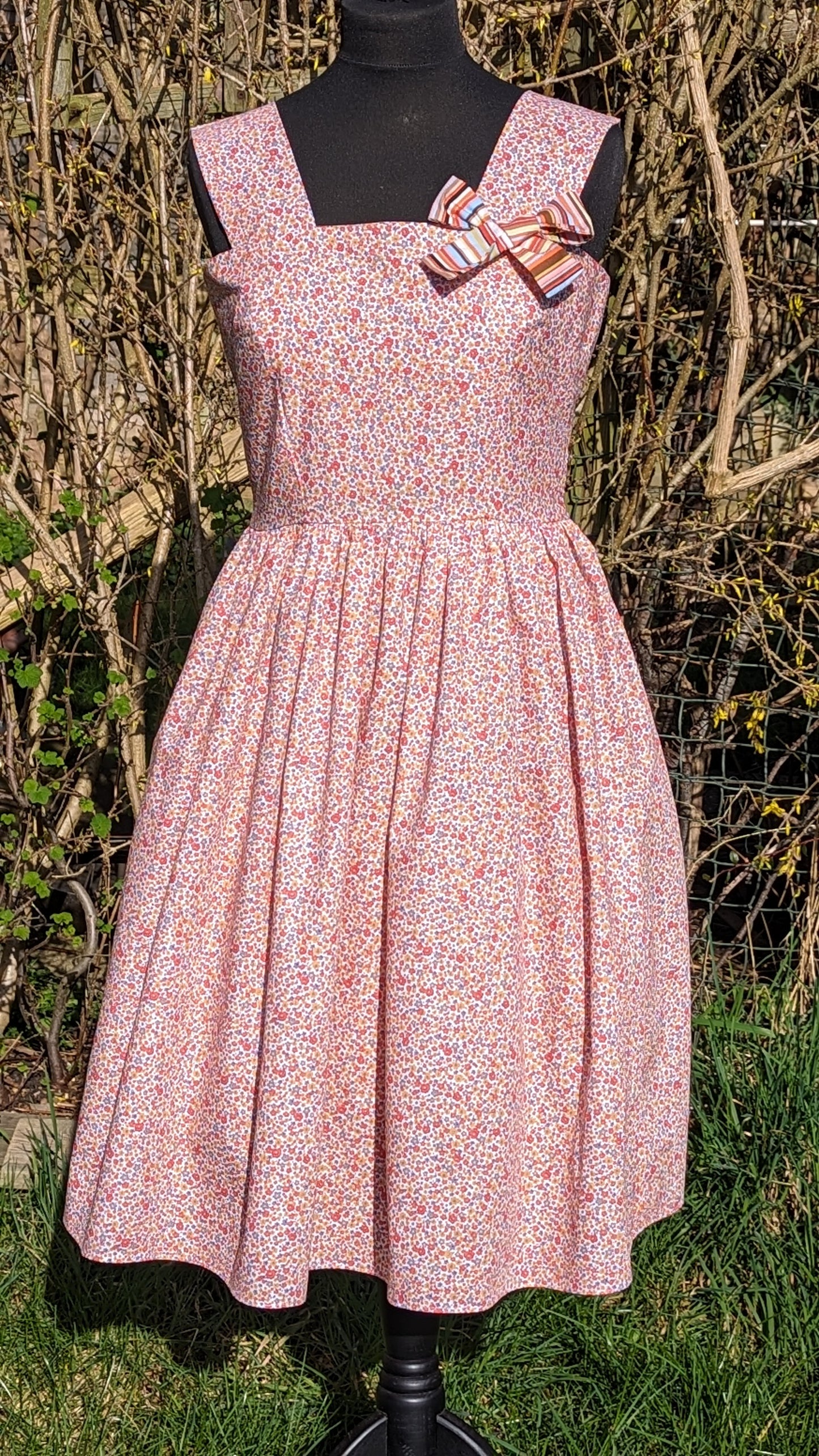 Alyanna, Vintage Pinafore