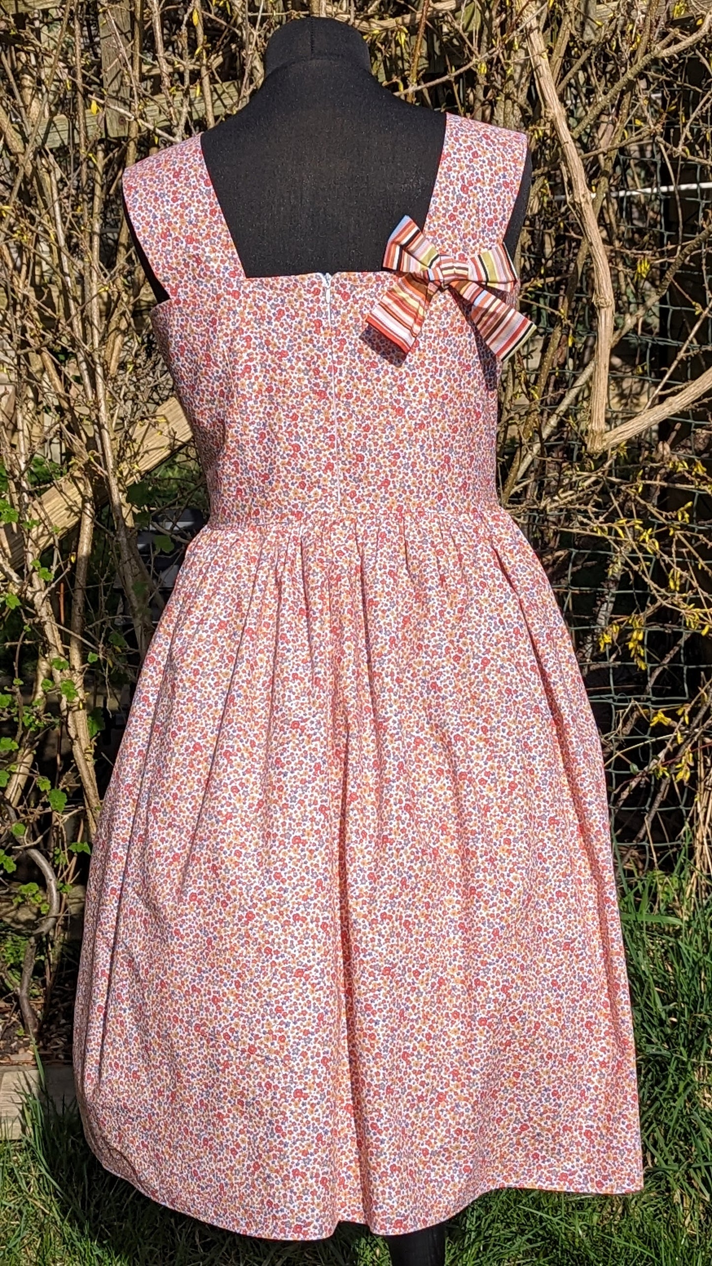 Alyanna, Vintage Pinafore