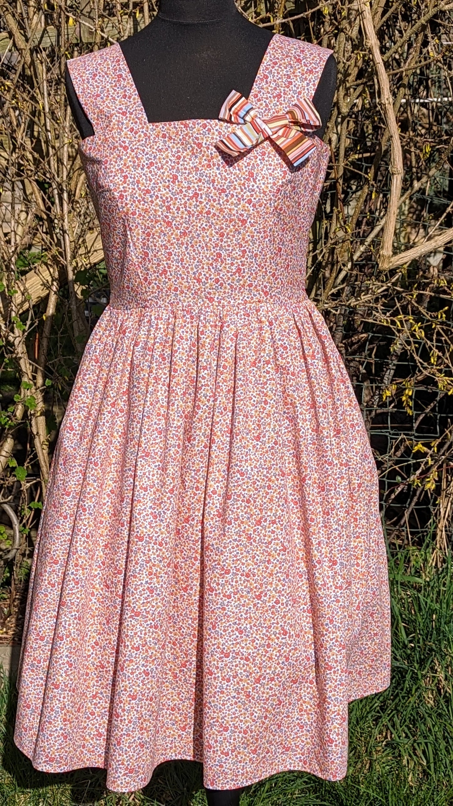 Alyanna, Vintage Pinafore